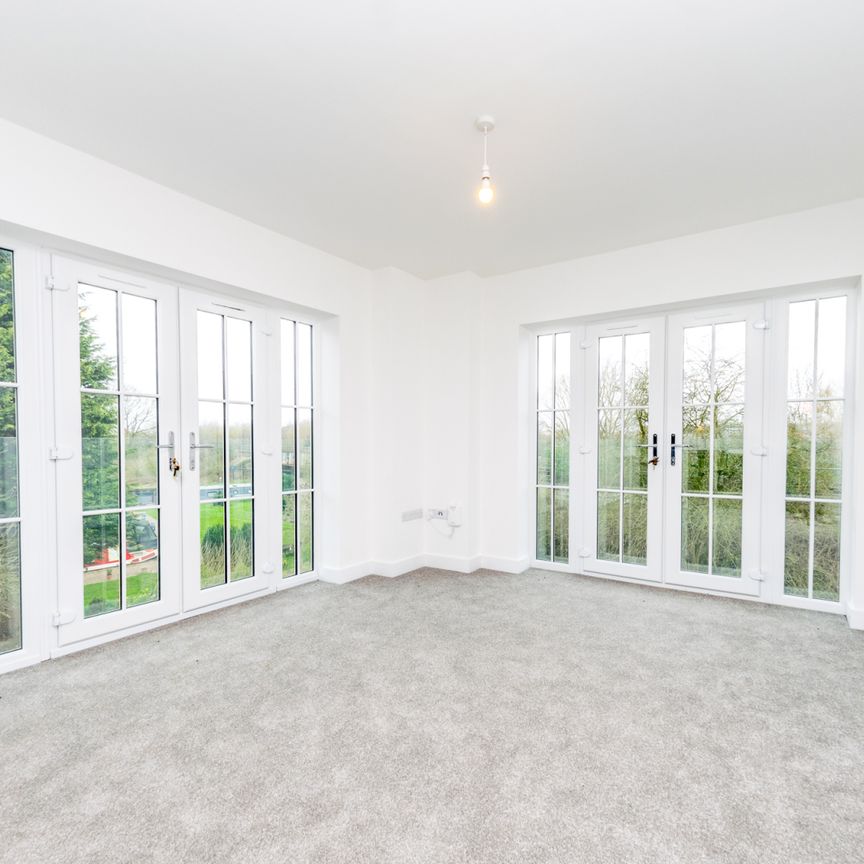 THE MOORINGS DRIVE THORNE DONCASTER - Photo 1