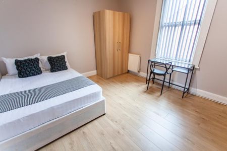 5 bedroom terraced house to rent - Photo 4