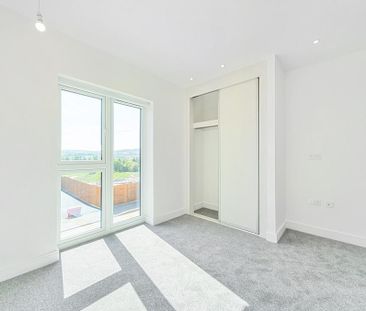 4 bedroom detached house to rent - Photo 3