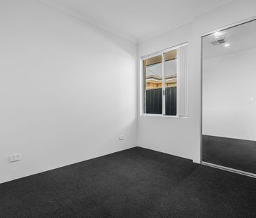 Brand New & Ready for You - Beautiful Henley Brook Living - Photo 4