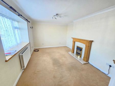 PETERBOROUGH - Photo 3