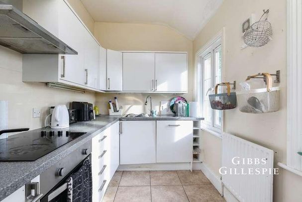 Green Lane, Northwood, HA6 - Photo 1