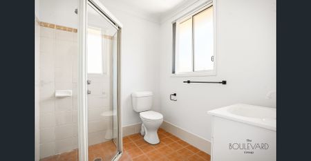 Spacious 3-Bedroom, 2-Bath Townhouse for Rent in a Quiet cul-de-sac - Photo 3