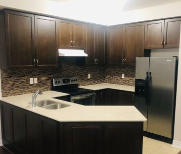 For Lease - 66 Kempsford Crescent, Brampton, Ontario - Photo 4