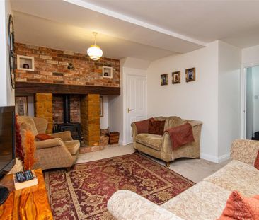 3 bed House To Let - Photo 2