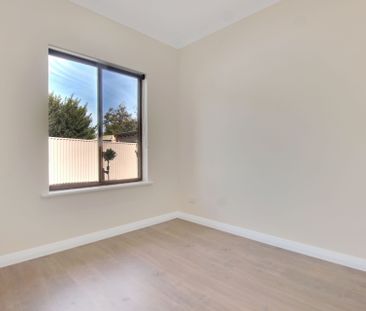 Comfortable Courtyard Living in the Heart of Prospect - Photo 2