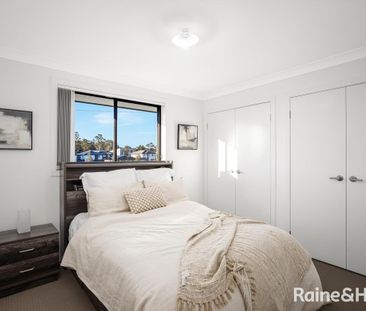 Spacious Family Home in Box Hill - Photo 3