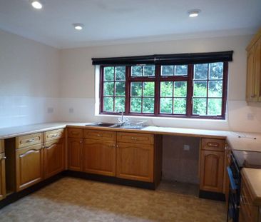 4 bedroom detached house to rent - Photo 4