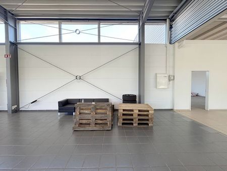 Trier-Euren: Moderne, barrierefreie Halle mit 310 m² – vielseitig nutzbar, große Fensterfront, Glasbüro & neuer moderner Gasheizung - Photo 5