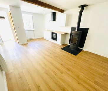 A LOUER MAISON DE VILLAGE T3 AVEC ESPACE JARDIN - Photo 2