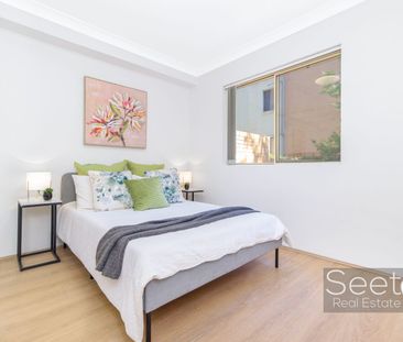 North-facing, Freshly Painted, Spacious and Double-Brick Apartment - Photo 5