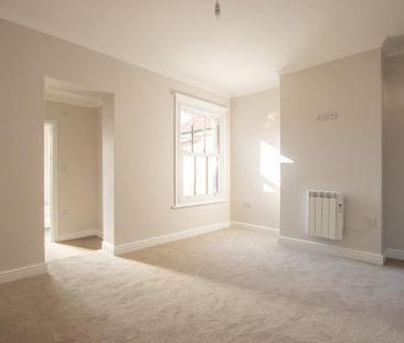 2 bedroom terraced house to rent - Photo 6