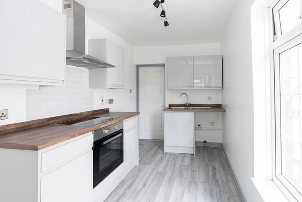 Falkland Road, Dorking - 1 bedroomProperty for lettings - Seymours - Photo 1