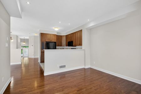 For Lease - 272 Broxburn Crescent, Barrhaven, Ontario - Photo 2