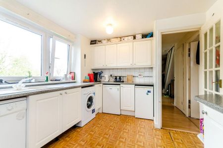 3 bedroom flat to rent - Photo 3