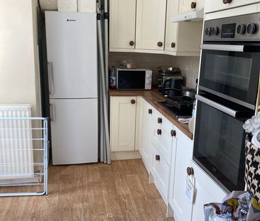 Room in a Shared Flat, Inchmery Rd, SE6 - Photo 3