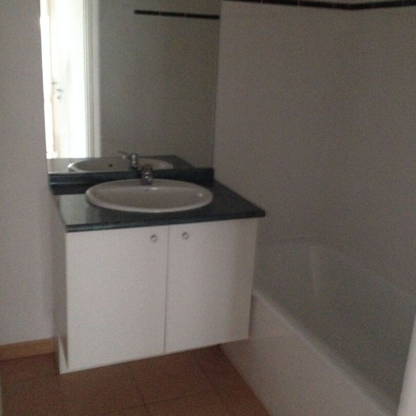 BLAGNAC PROX PLACE REVOLUTION T3 de 61 m2 avec terrasse et parking - Photo 1