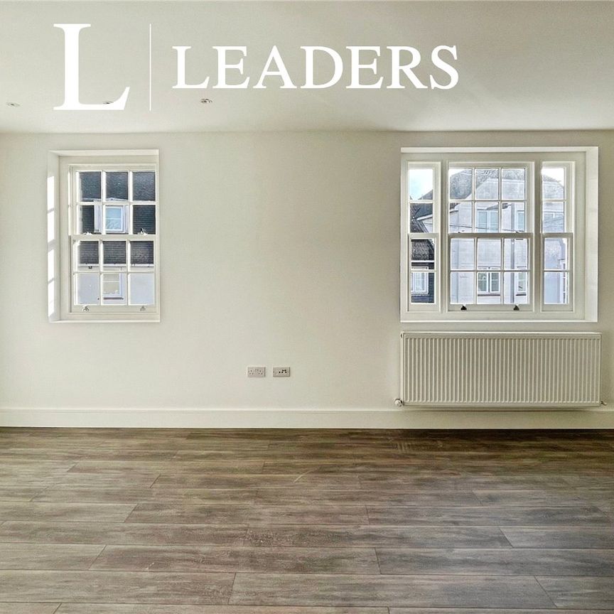 3 bedroom property to rent East Street, Rochford, Essex, SS4 - Photo 1