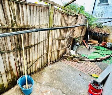 4 bedroom terraced house to rent - Photo 6