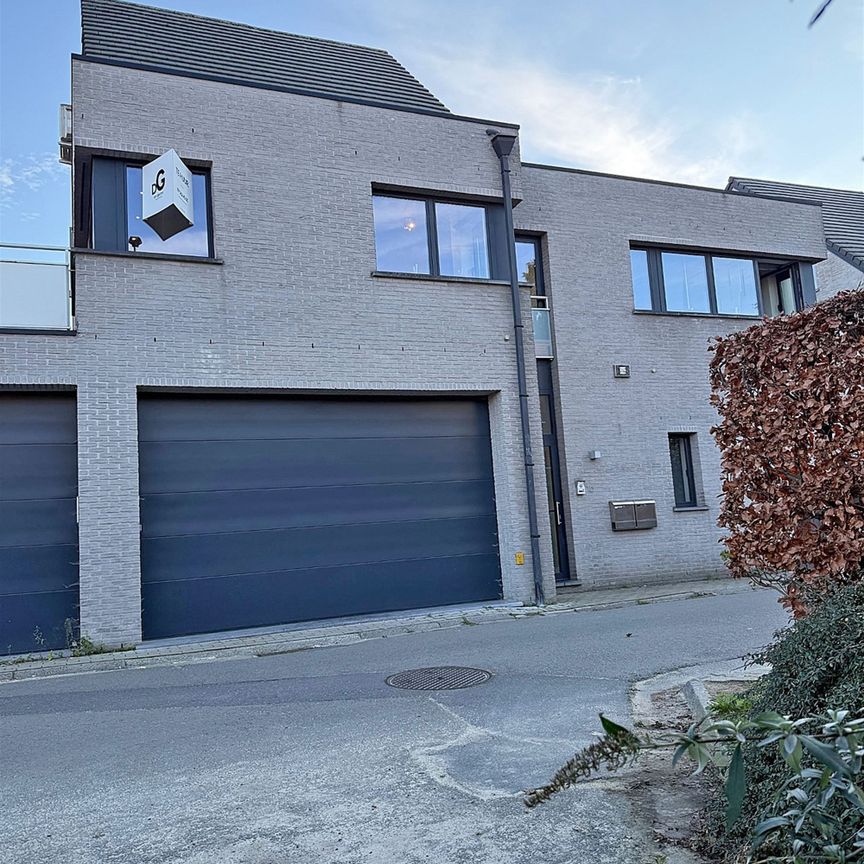 APPARTEMENT (duplex) met 2 slaapkamers, terras & bureau (babykamer) - Photo 1