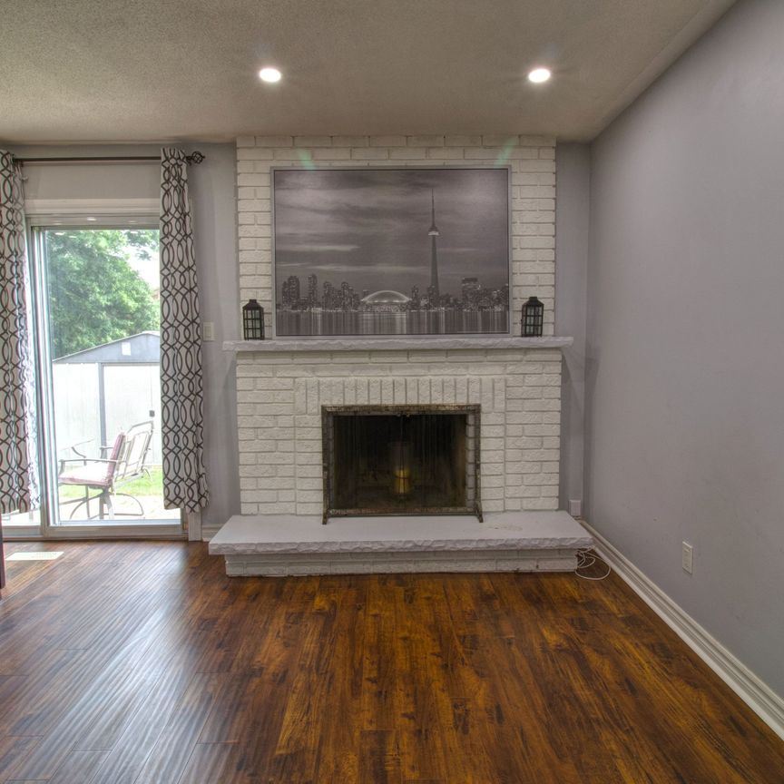 For Lease - 25 Panorama Crescent Unit# Ground, Brampton, Ontario - Photo 1