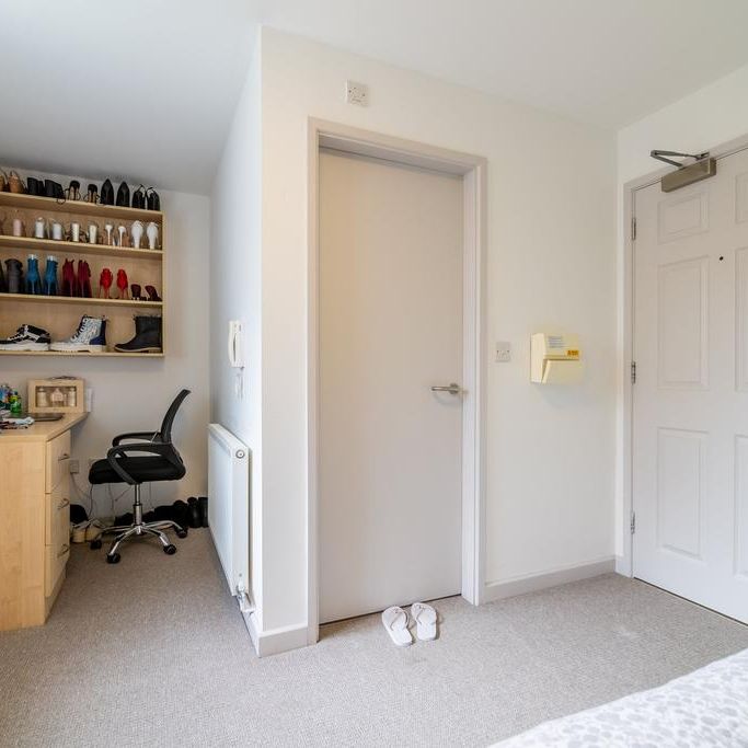 1 bedroom in a house share to rent - Photo 1