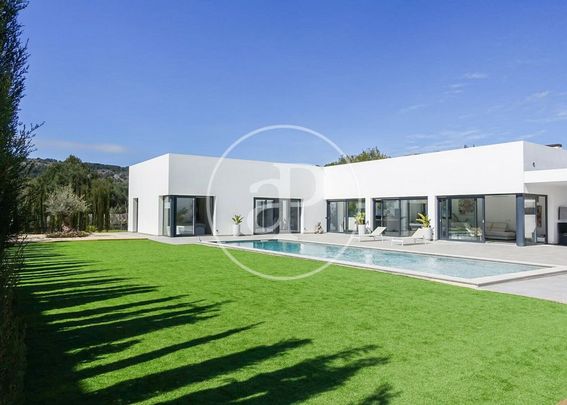 4 bedroom luxury Villa for rent in Bunyola, Spain - Photo 1