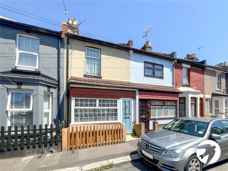 3 bedroom terraced house to rent - Photo 3