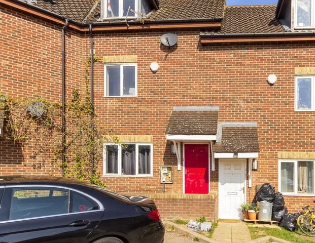 4 bedroom property to rent Kirkwood Grove, Medbourne, Milton Keynes, Buckinghamshire, MK5 - Photo 1