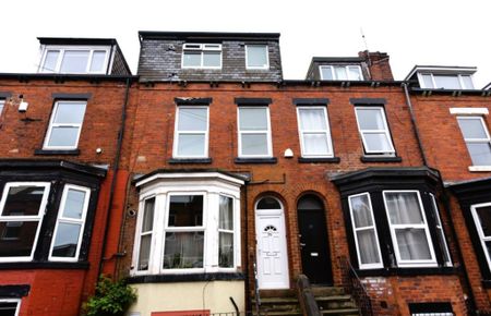 3 bedroom Flat in Ebberston Terrace, Leeds - Photo 3