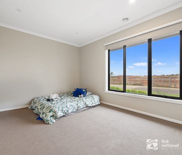 Modern Family Living in a Prime Strathtulloh Location - Photo 5