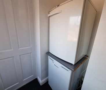 6 Bed Student Accommodation - Photo 2