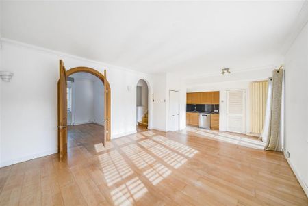 3 bedroom semi-detached house to rent - Photo 2