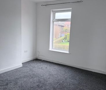 2 Bed Terraced House, Meadowhall Road, S61 - Photo 4