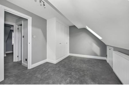 4 Bed End Terrace, Rainbow Avenue, E14 - Photo 3