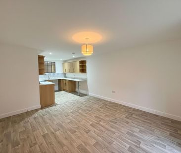 2 bedroom semi-detached bungalow to rent - Photo 2