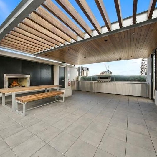 Platinum Southbank 2 bedroom 2 bathroom Apartment available - Photo 1