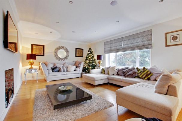 3 bedroom apartment to rent - Photo 1