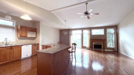 For Lease - 302 Wisteria Crescent, Hunt Club - Windsor Park Village and Area, Ontario - Photo 3