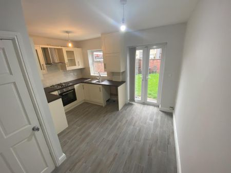 2 bedroom terraced house to rent - Photo 5