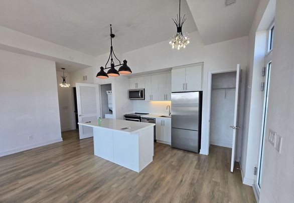 For Lease - 331 Broward Way Unit# 127, Innisfil, Ontario - Photo 1