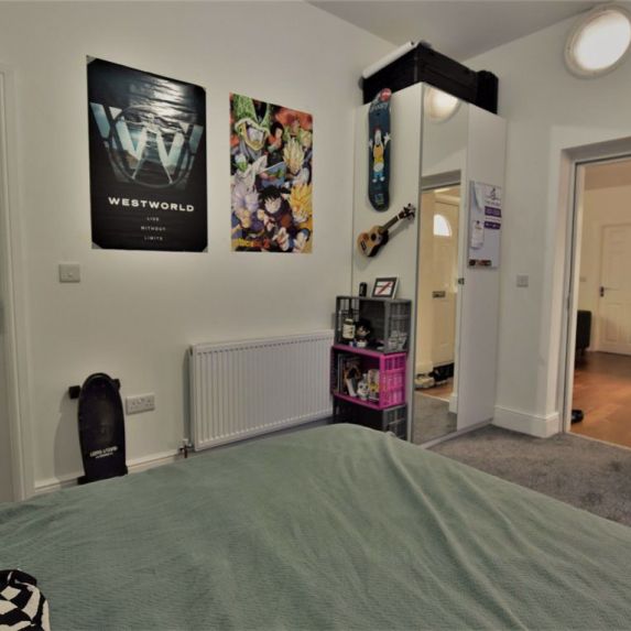 2 bedroom Flat in Kelso Street, Leeds - Photo 1