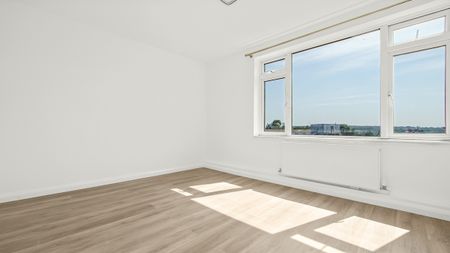 3 Bed Flat, Park Farm Close, N2 - Photo 4