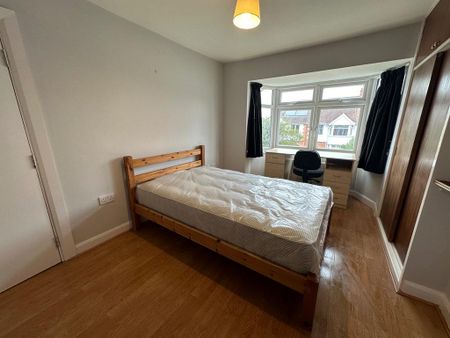 4 bedroom terraced house to rent - Photo 4