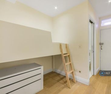 4 bedroom flat to rent - Photo 4