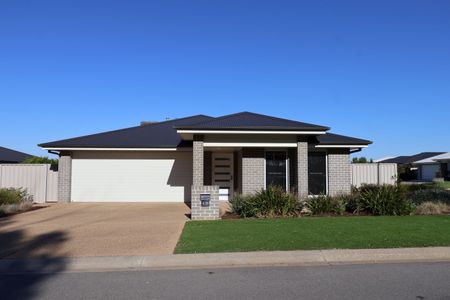 2/35 Coppabella Drive Gobbagombalin NSW - Photo 4