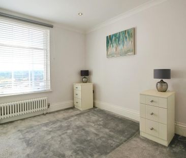 2 bedroom mews to rent - Photo 6