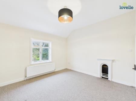 3 bedroom End of terrace house To Let - Photo 2