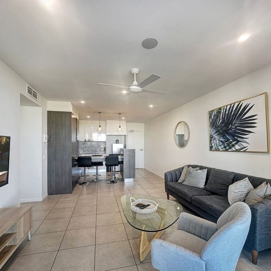 Fully Furnished Modern Lakeside Living in the Heart of Birtinya! - Photo 1