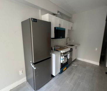 240 Blackburn - Photo 4